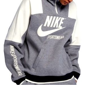 ❤️Nike Sportswear Sweatshirt❤️